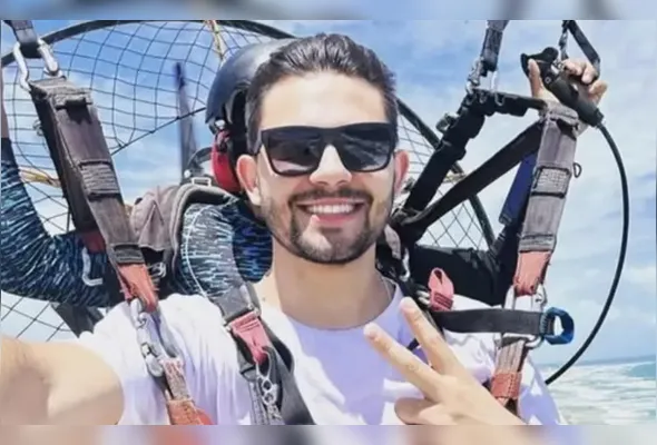 Gustavo Henrique Lara passou mal ao ser banhado com uma uma substância oleosa que faz parte de motores da aeronave.