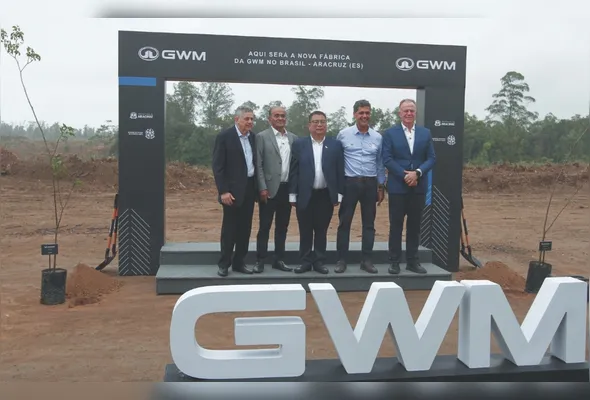 Autoridades e representantes da GWM na cerimônia de lançamento da marca em Aracruz: atração de negócios