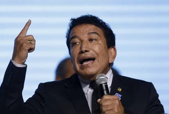 Magno Malta diz que conversas com o Republicanos avançaram para coligação no Estado