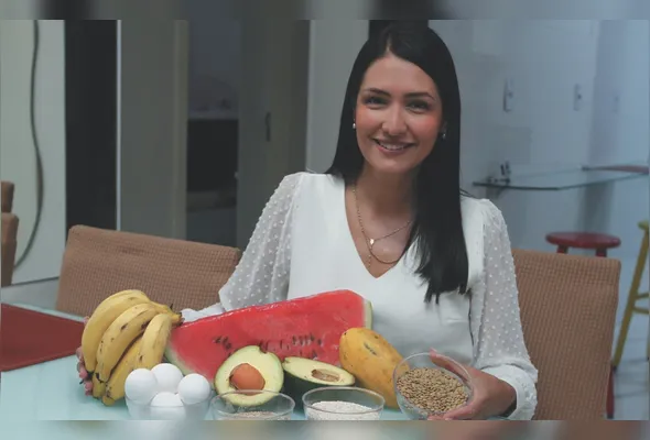 Nathalie Tristão frisa que  prioridade são alimentos de qualidade nutricional para evitar sintomas como queda 
de cabelo
