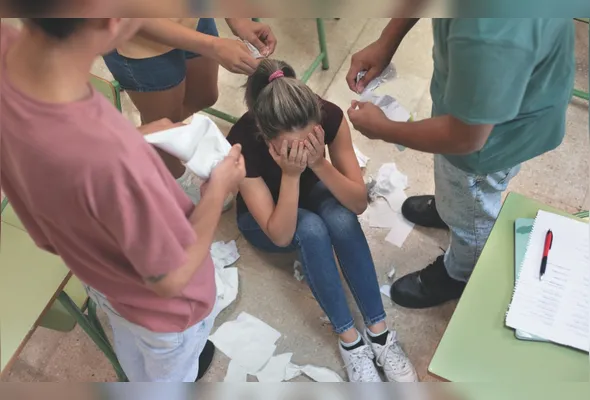Bullying: atos de humilhação, intimidação ou discriminação, que podem ser  psicológicos, verbais ou físicos