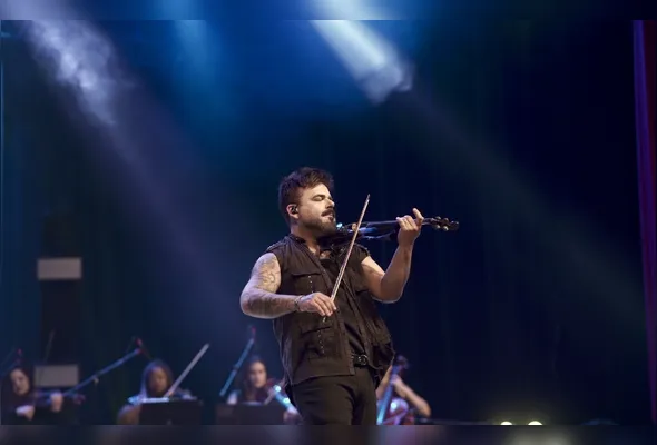 Luciano Reis apresenta clássicos do rock em versões instrumentais ao som do violino no Espaço Patrick Ribeiro