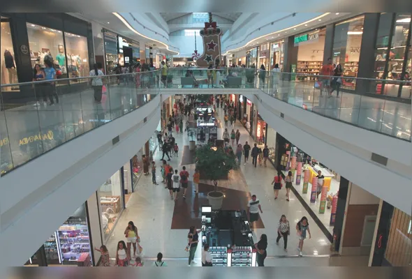 Shoppings com horário especial