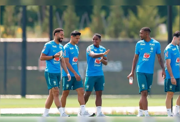 Seleção brasileira durante treino