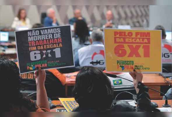 Manifestantes protestam pelo fim da escala 6x1: mudança pode deixar impactos negativos, dizem empresários