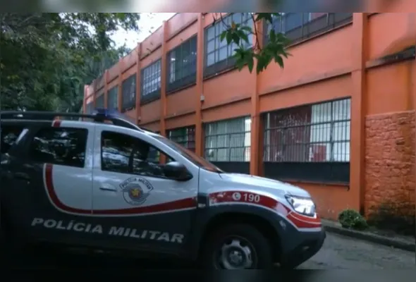 Unidade de ensino fica próximo ao batalhão da Polícia Militar