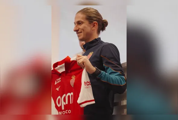 Filipe Luís começa no Monaco com vitória