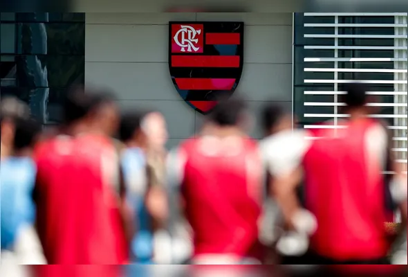 Rubro-Negro trabalha por reforços em julho e José Boto aponta pressão por vitórias como obstáculo para usar mais jogadores da base