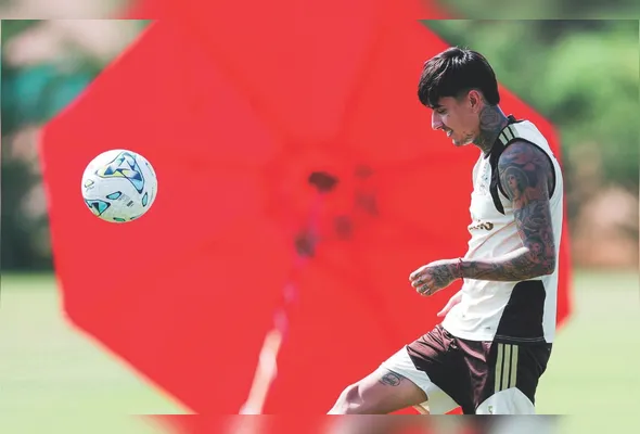 Pulgar será titular no time do  Flamengo hoje no amistoso diante do River Plate