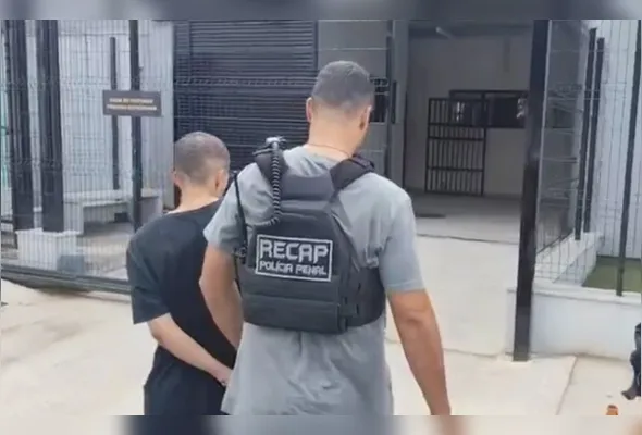 Após a recaptura, o homem foi encaminhado à 1ª Delegacia Regional de Vitória