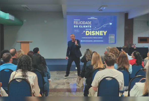 Espíndola: atendimento segue essencial para construir  experiências