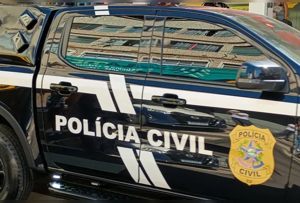 Viatura da Polícia Civil: corpo da vítima foi encaminhado para a Seção Regional de Medicina Legal (SML) da Polícia Científica, em Linhares