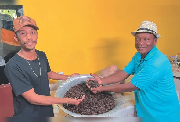 José de Melo decidiu apostar na tecnologia no cultivo de café conilon com auxílio do filho, Marcos Melo