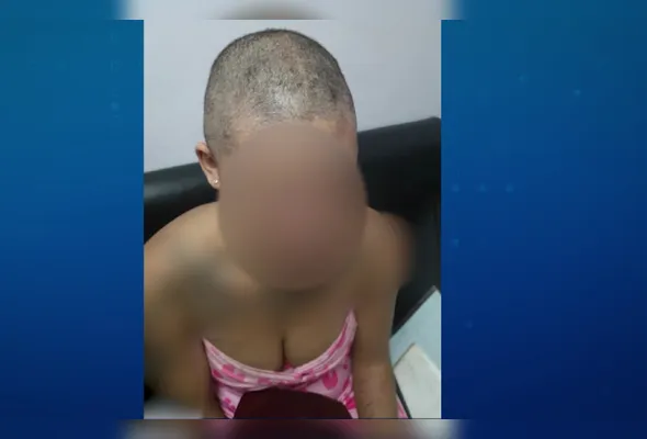 Mulher de 19 anos relata agressões do ex-marido e de amigos dele; grupo ainda não foi localizado