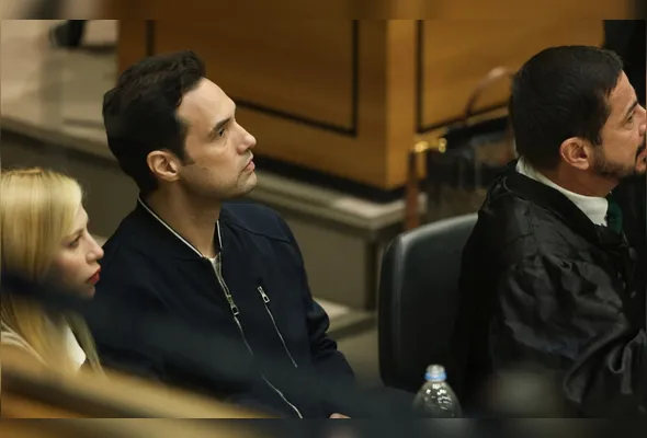 O ex-vereador Dr. Jairinho e advogados de defesa durante Tribunal do Júri, no Tribunal de Justiça do Rio de Janeiro