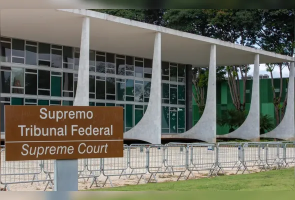Imagem ilustrativa da imagem Moraes marca para 28 de julho depoimento de Flávio Bolsonaro à PF