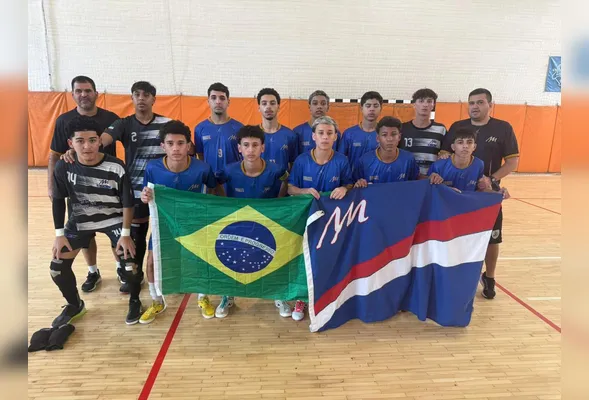 Equipe de futsal do Centro Educacional Mundo Moderno, que conquistou o título mundial escolar em Budapeste, na Hungria, no ano passado.
