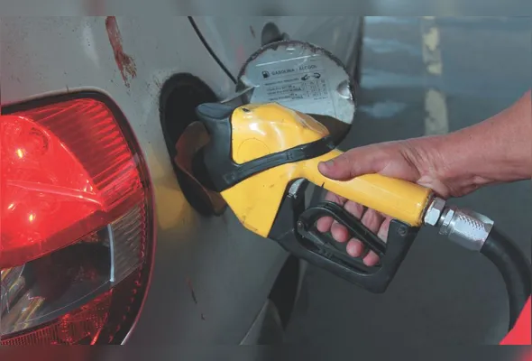 Bomba de gasolina: mistura de etanol anidro passa para 32%