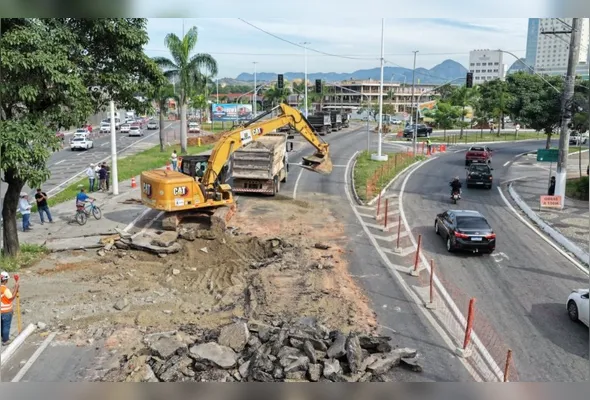 Parte da Avenida Mário Gurgel está interditada para a execução do novo viaduto e do mergulhão