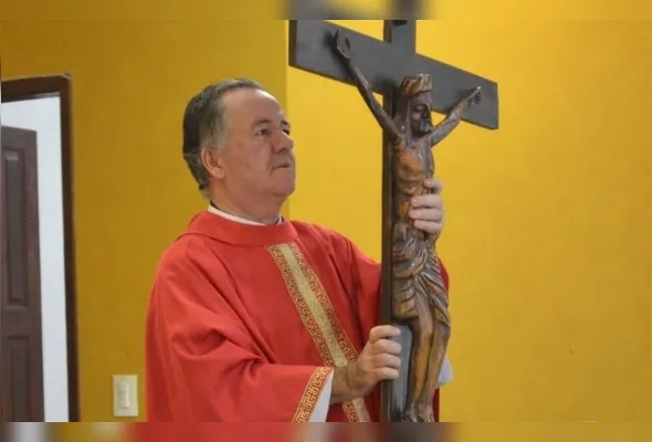 Padre Josemar Rubens Stein, de 67 anos, anunciou o afastamento temporário