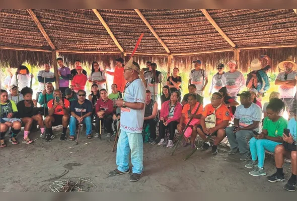 Fiéis e lideranças indígenas participam da 4ª Caminhada de Fé e Unificação, em Aracruz, celebrando a memória, a resistência e a defesa dos povos originários