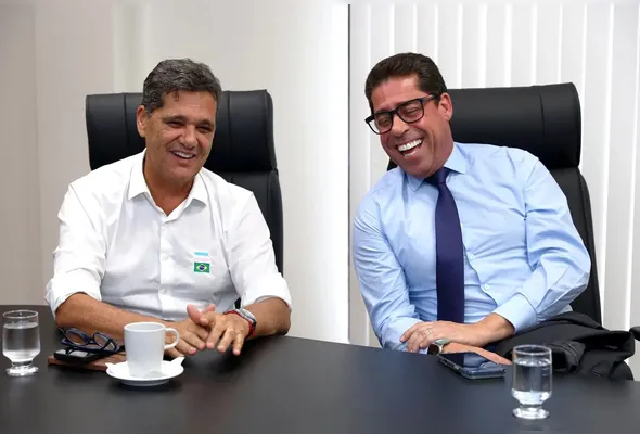 Ricardo Ferraço e Marcelo Santos durante reunião meses atrás.