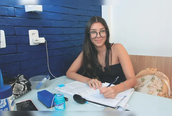 Ana Lívia Guerra Seschini, 21, está prestes a iniciar o 2º período de Medicina.