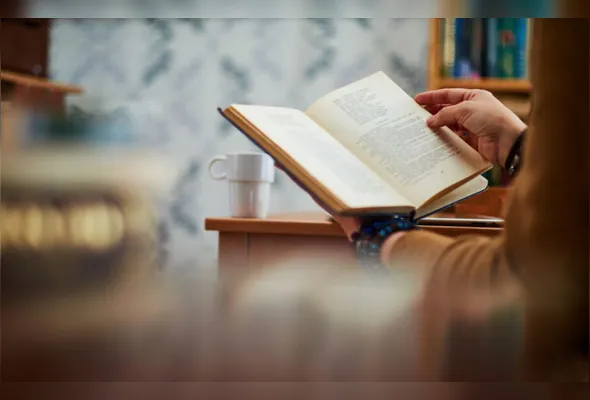 Imagem ilustrativa da imagem Sorteio de livros de romance e fantasia para assinantes de A Tribuna