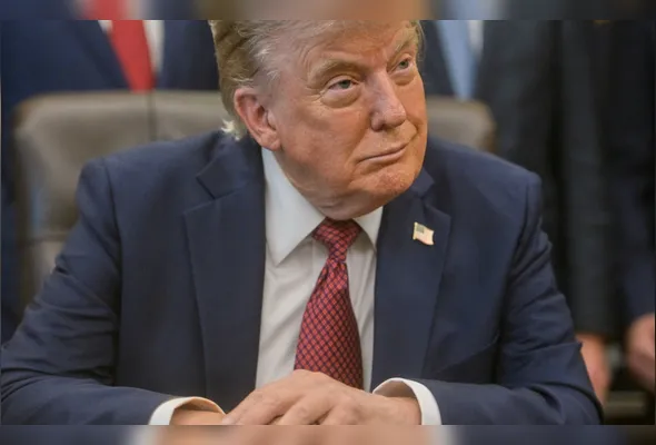 O presidente dos Estados Unidos, Donald Trump, fala no Salão Oval da Casa Branca, em Washington DC, nos EUA, nesta sexta-feira, 24