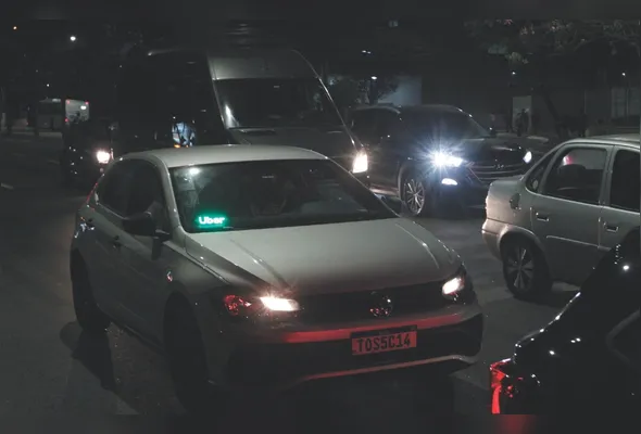 Painéis de LEDsão muito comuns em veículos de transporte por aplicativo para identificação da plataforma, mas vão contra as regras do trânsito no País