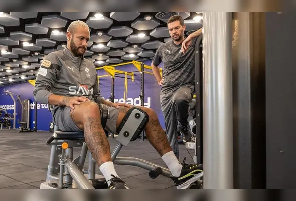 Neymar voltou ao Al-Hilal para continuar recuperação