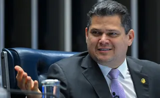 Imagem ilustrativa da imagem Alcolumbre envia PEC do fim da escala 6x1 para CCJ do Senado