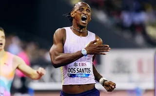 Imagem ilustrativa da imagem Alison dos Santos quebra recorde mundial dos 400m com barreiras