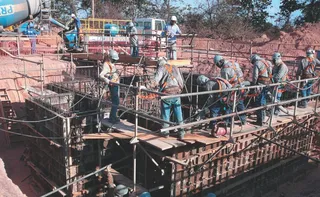 Imagem ilustrativa da imagem Falta de mão de obra supera juros como maior desafio da construção