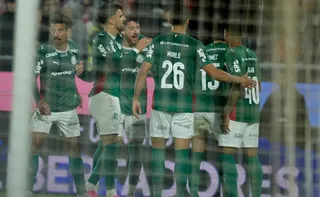 Imagem ilustrativa da imagem Palmeiras supera Cerro no Paraguai com raça e vai às quartas