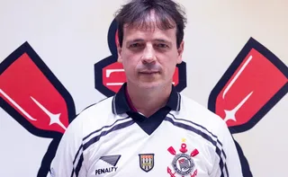 Imagem ilustrativa da imagem STJD denuncia Diniz, que pode pegar três jogos de gancho no Corinthians