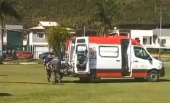 Imagem ilustrativa da imagem Funcionária de supermercado é socorrida por helicóptero após prender mão em moedor