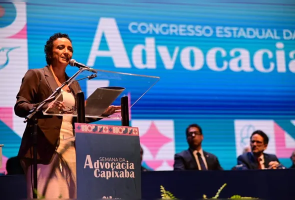A presidente da OAB-ES, Erica Neves, no Congresso Estadual da Advocacia realizado no ano passado