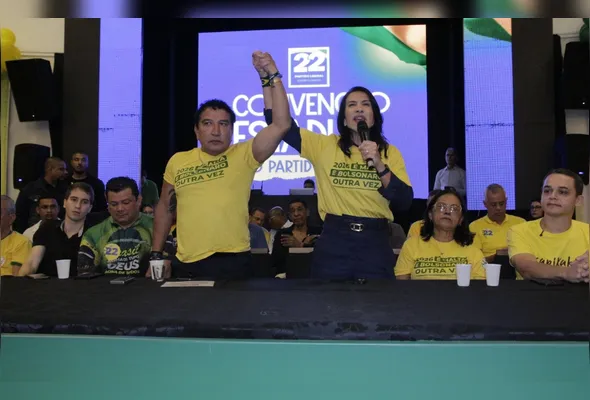 Magno Malta e Maguinha Malta durante convenção estadual: combinaram críticas a ministro do Supremo