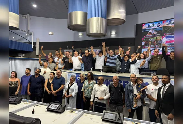 Lideranças do Democrata durante convenção estadual do partido, que formalizou apoio para Pazolini