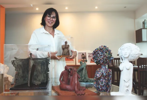 A ceramista Estela Schauffert vai levar mais de 50 peças produzidas manualmente