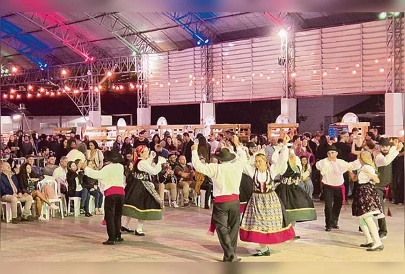 Danças e comidas típicas da culinária italiana fazem parte da programação da festa organizada pelo Lions Clube da cidade