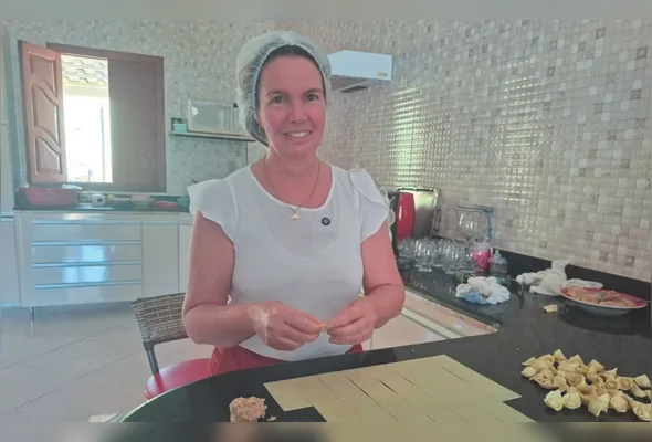 A chef de cozinha Maria da Penha Salvador Horta está responsável pela produção do tradicional capelete