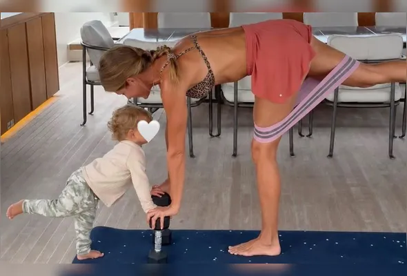 Imagem ilustrativa da imagem Gisele Bündchen compartilha foto rara do filho caçula