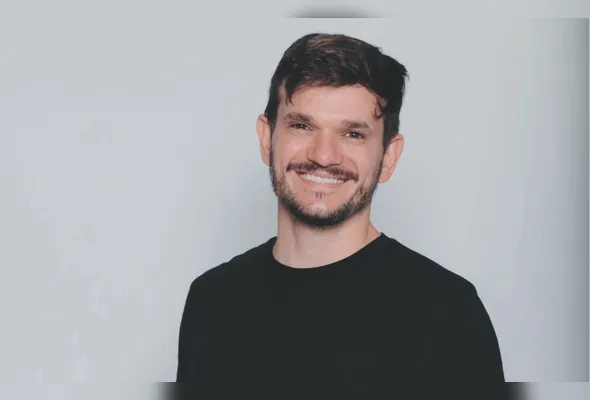 Padre Patrick Fernandes apresenta “Pecado É Não Rir”, espetáculo que mistura humor, espiritualidade e reflexões sobre os sete pecados capitais