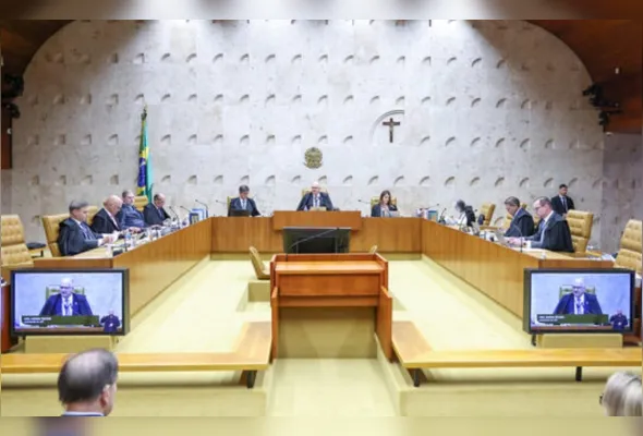 Ministros no plenário do STF, que definiu inconstitucional restringir benefício conforme gravidade da deficiência