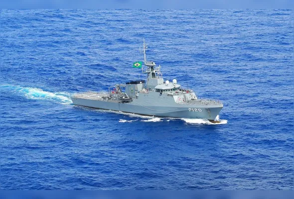 Navio-Patrulha Oceânico "Amazonas" pode transportar até seis contêineres de 15 toneladas
