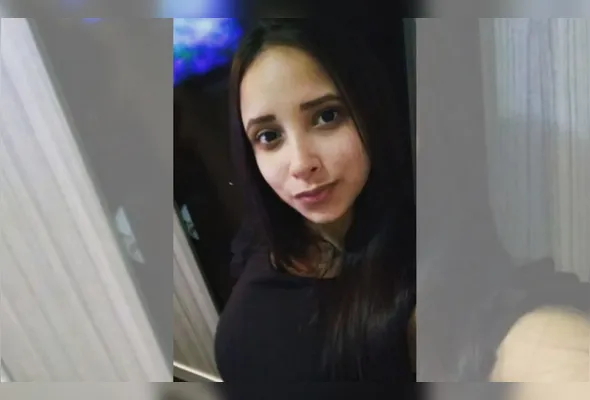 Brenda Felix Martins foi morta com uma facada no pescoço na frente dos filhos e de policiais militares na noite de terça-feira (17), em Piúma