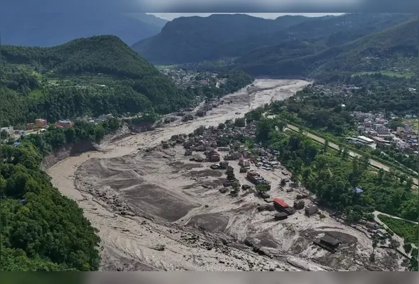 Tragédia no Nepal: desastre já matou ao menos 543 pessoas na região do Himalaia, de acordo com balanços ainda preliminares