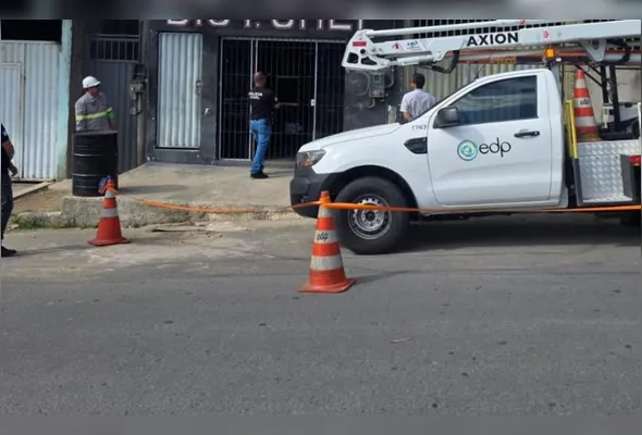Três distribuidoras foram pegos em flagrante durante inspeção da EDP, em Vitória e Serra. Responsáveis foram presos e conduzidos ao Deic